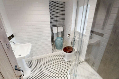 Ensuite bathroom from master bedroom (room 1)