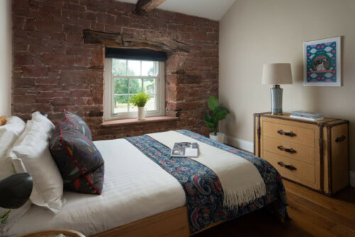 Bedroom 2 (king)