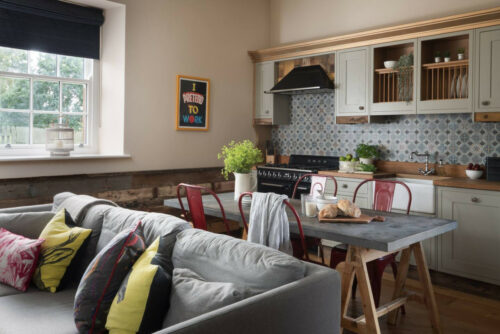Open plan kitchen / dinning space