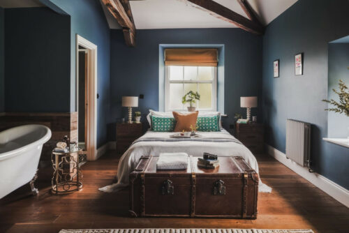Master bedroom suit (bedroom 1, king)